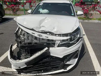 Photo 1 of 12: 2020 Kia K5, VIN KNAGU416BMA401179 — Korean insurance auction