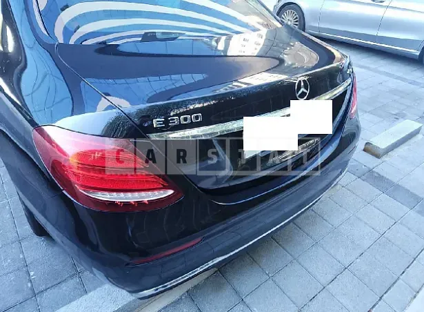 Photo 2 of 9: 2017 Mercedes-Benz E 300 4Matic, VIN WDDZF4KB7HA088634 — Korean insurance auction