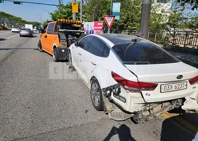 Photo 1 of 10: 2018 Kia K5, VIN KNAGW41EBJA024532 — Korean insurance auction