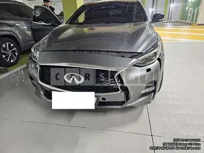 Photo 1 of 20: 2017 Infiniti Q30, VIN SJKCH53E5HA052494 — Korean insurance auction
