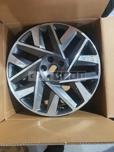 Photo 1 of 7: 2017 Hyundai (parts) Santa Fe TM Wheels — Korean insurance auction