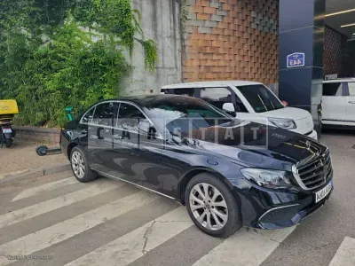 Photo 1 of 9: 2020 Mercedes-Benz E 300 4Matic, VIN W1KZF4KB6LA857875 — Korean insurance auction