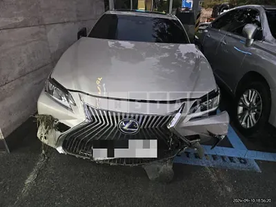 Photo 1 of 20: 2018 Lexus ES300h — Korean insurance auction