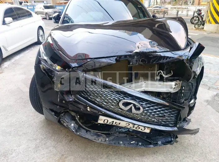 Photo 2 of 15: 2017 Infiniti QX70 3.7, VIN JNKCS18F5HM480027 — Korean insurance auction