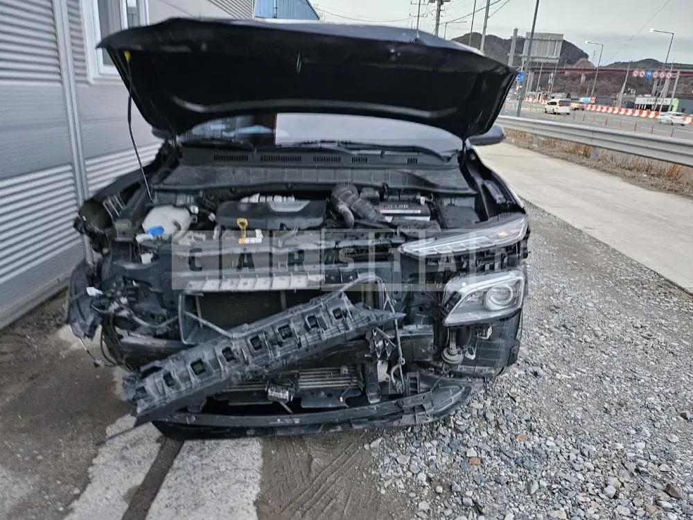 Photo 2 of 31: 2017 Hyundai Kona, VIN KMHK4815GJU030723 — Korean insurance auction