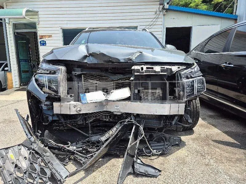 Photo 2 of 54: 2021 Hyundai Santa Fe, VIN KMHS581HHMU416730 — Korean insurance auction