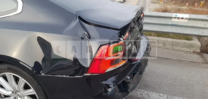 Photo 2 of 25: 2019 Volvo S90 T5, VIN LVYPS102DKP066990 — Korean insurance auction