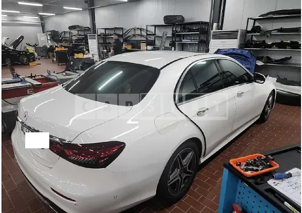 Photo 2 of 17: 2023 Mercedes-Benz E250 — Korean insurance auction