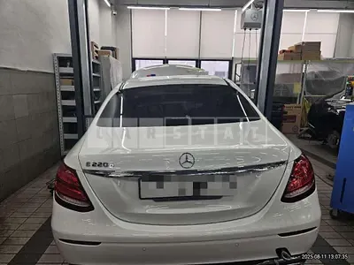 Photo 1 of 13: 2020 Mercedes-Benz E220 d — Korean insurance auction