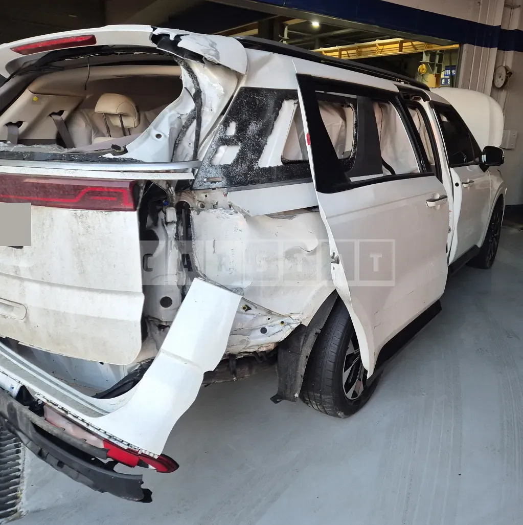 Photo 2 of 24: 2021 Kia Carnival 2.2 — Korean insurance auction