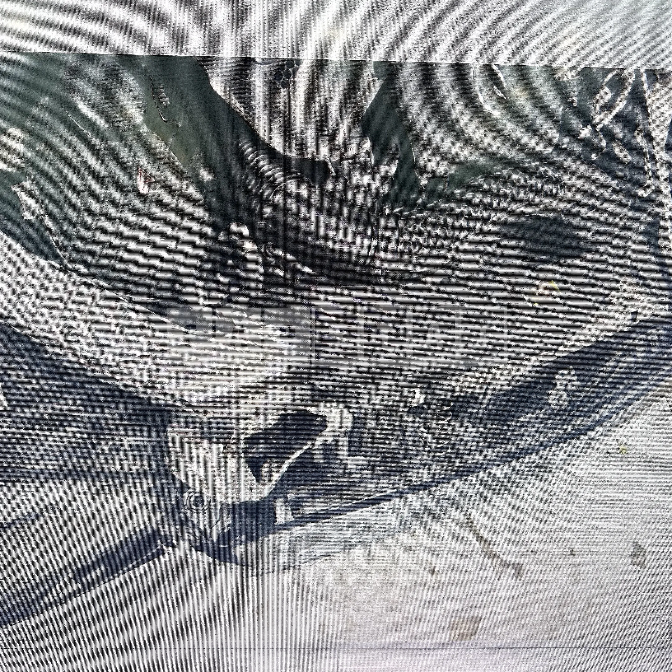 Photo 2 of 25: 2018 Mercedes-Benz E 200, VIN WDDZF4CB9JA357043 — Korean insurance auction