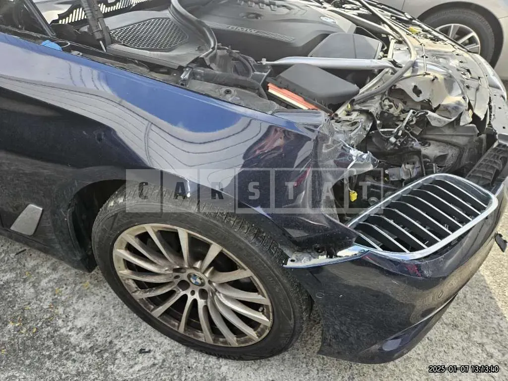 Photo 2 of 27: 2020 BMW 520i Luxury — Korean insurance auction