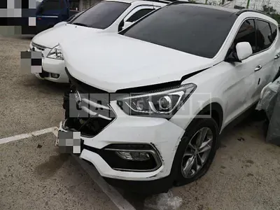 Photo 1 of 7: 2017 Hyundai Santa Fe 2.0, VIN KMHSW81UDHU739605 — Korean insurance auction