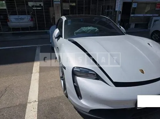 Photo 2 of 19: 2022 Porsche Taycan (High) — Korean insurance auction