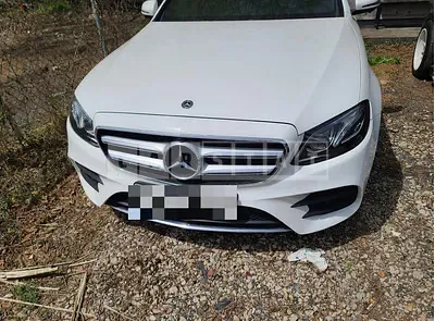 Photo 1 of 12: 2017 Mercedes-Benz E300 — Korean insurance auction
