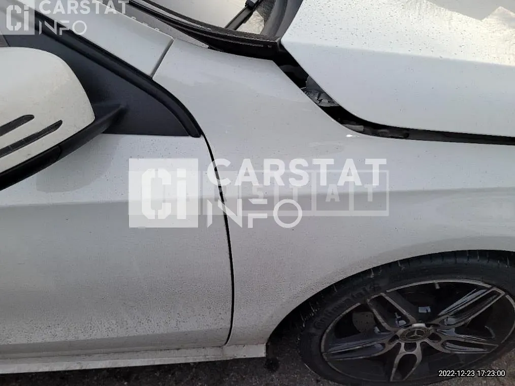 Photo 2 of 18: 2017 Mercedes-Benz A 200 — Korean insurance auction