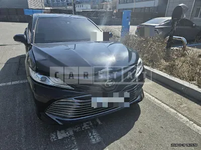 Photo 1 of 19: 2018 Toyota Camry, VIN JTNB11HKXK3087825 — Korean insurance auction