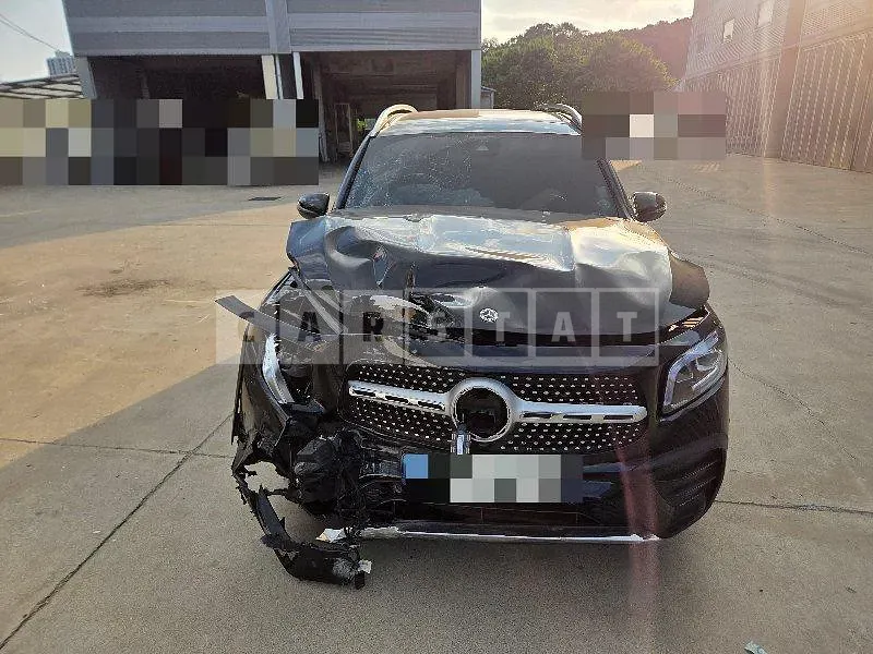 Photo 2 of 43: 2021 Mercedes-Benz GLB250 4Matic — Korean insurance auction