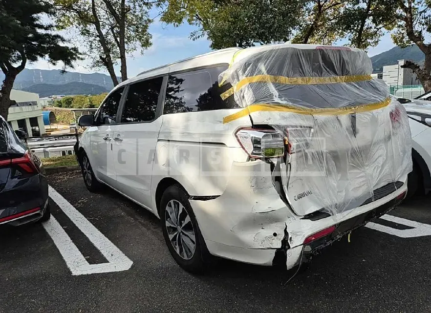 Photo 2 of 44: 2017 Kia Carnivals — Korean insurance auction