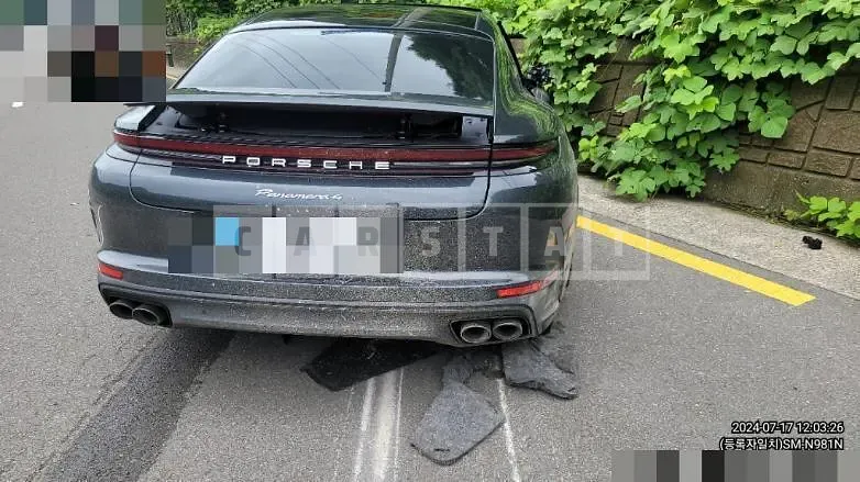 Photo 2 of 38: 2024 Porsche Panamera 4 — Korean insurance auction