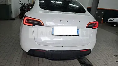 Photo 1 of 26: 2024 Tesla Model Y RWD, VIN LRWYGCFS8RC809330 — Korean insurance auction