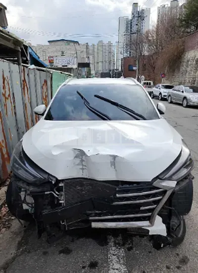 Photo 1 of 21: 2019 Hyundai Tucson, VIN KMHJ581ABKU868617 — Korean insurance auction