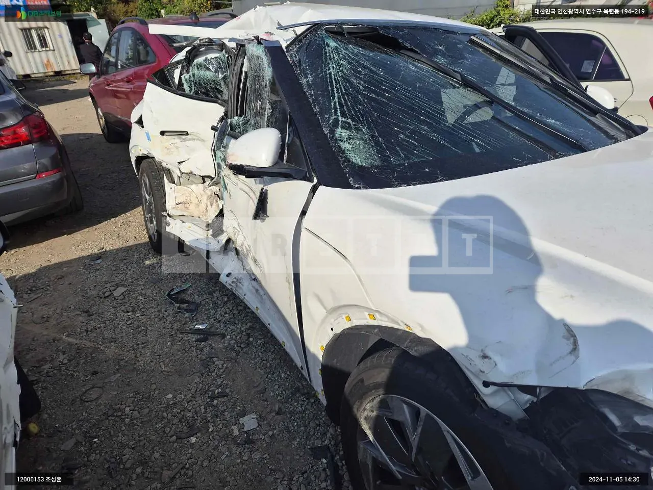 Photo 2 of 39: 2023 Genesis GV60, VIN KMTKB81AFPU016011 — Korean insurance auction