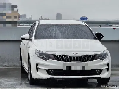 Photo 1 of 16: 2017 Kia K5 2.0 — Korean insurance auction