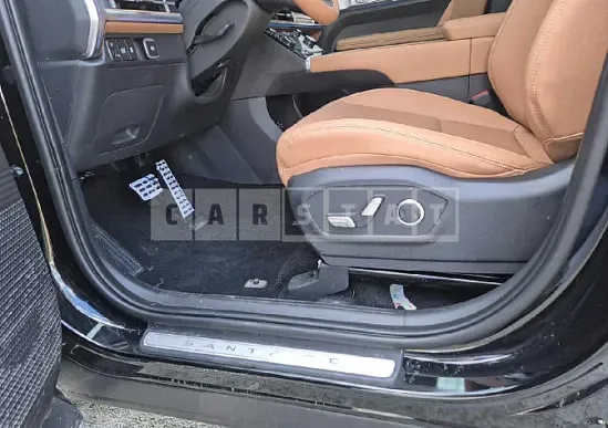 Photo 2 of 18: 2025 Hyundai Santa Fe — Korean insurance auction