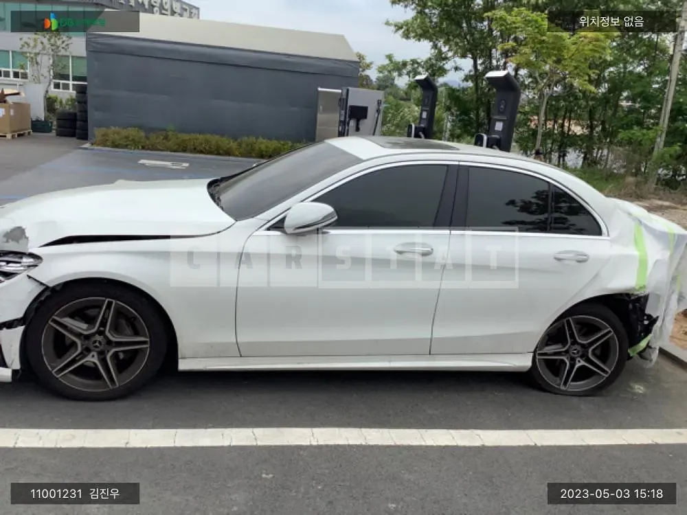 Photo 2 of 32: 2019 Mercedes-Benz C220d, VIN WDDWF1EB5KR430894 — Korean insurance auction