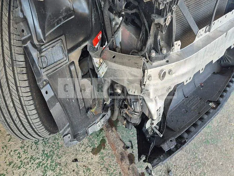 Photo 2 of 25: 2019 Mercedes-Benz E220d 4Matic, VIN WDDZF0FB8KA695166 — Korean insurance auction