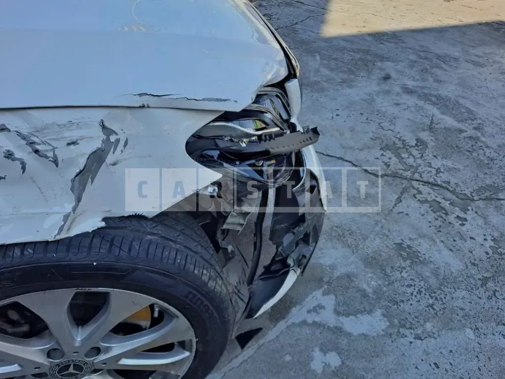Photo 2 of 9: 2019 Mercedes-Benz E220 d 4Matic, VIN WDDZF0FB2KA533680 — Korean insurance auction