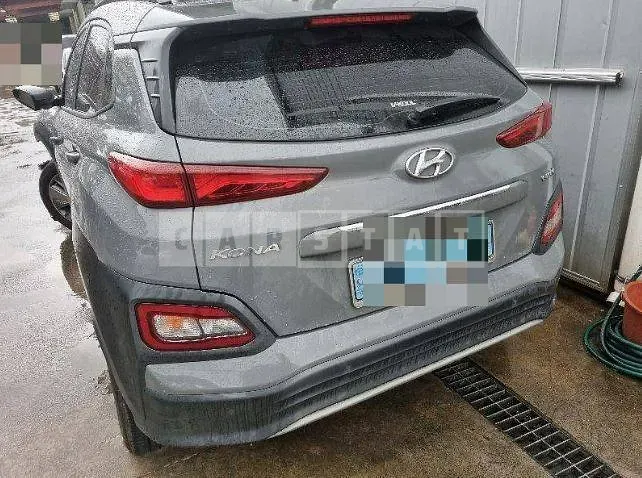 Photo 2 of 17: 2018 Hyundai Kona Electric, VIN KMHK381GFKU008967 — Korean insurance auction
