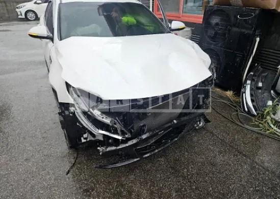 Photo 2 of 11: 2016 Kia K5 — Korean insurance auction
