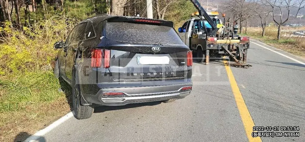 Photo 2 of 15: 2021 Kia Sorento, VIN KNARL81GBMA020428 — Korean insurance auction