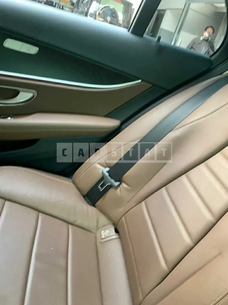 Photo 2 of 27: 2017 Mercedes-Benz E220 d 4Matic, VIN WDDZF0FB8HA197039 — Korean insurance auction