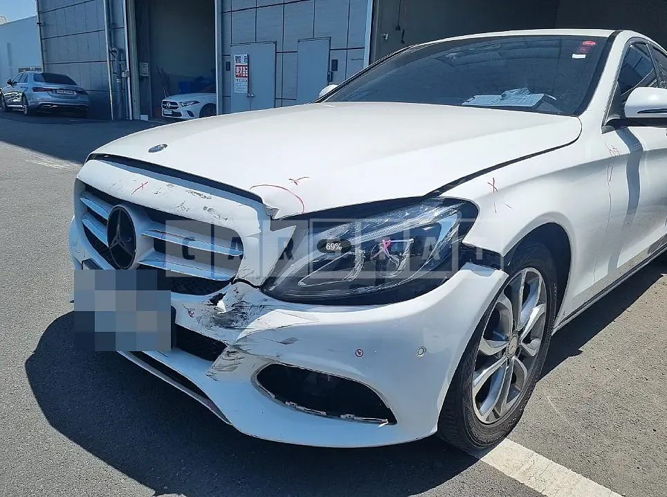 Photo 2 of 5: 2015 Mercedes-Benz C200 — Korean insurance auction