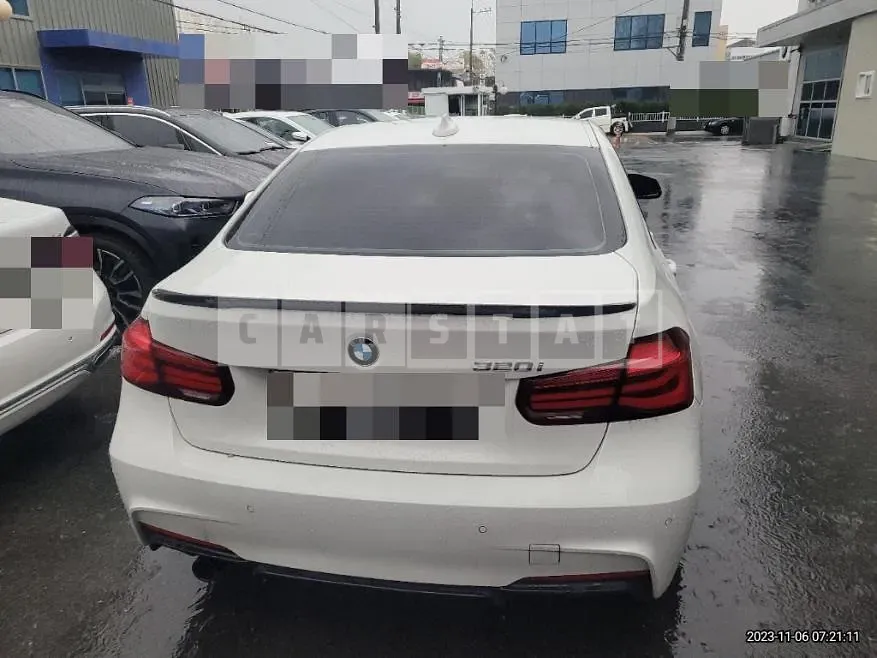 Photo 2 of 32: 2019 BMW 320i, VIN WBA8A9105JAH11529 — Korean insurance auction