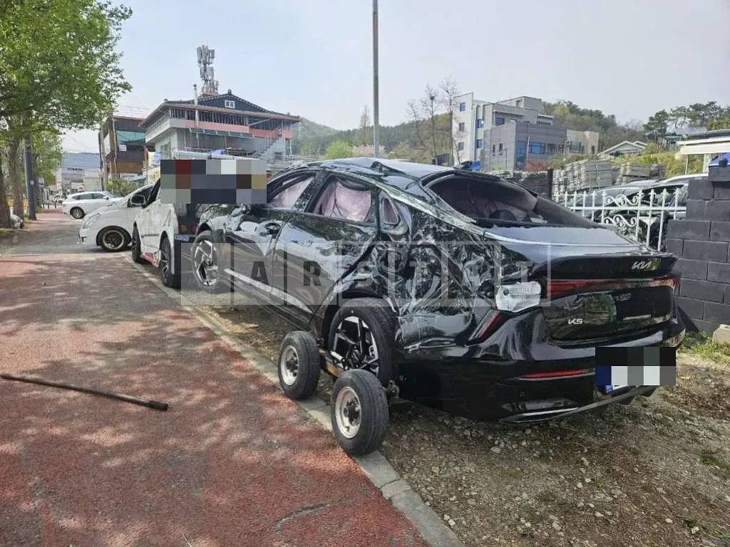 Photo 2 of 9: 2025 Kia K5 — Korean insurance auction
