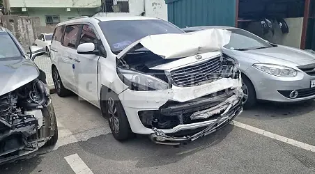 Photo 2 of 9: 2015 Kia Carnival, VIN KNAMB81ABFS078636 — Korean insurance auction
