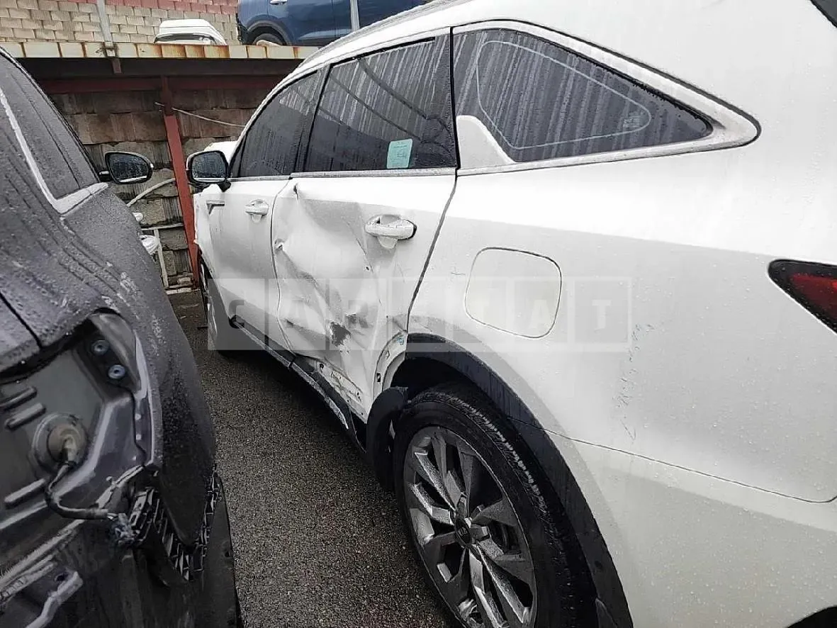 Photo 2 of 11: 2020 Kia Sorento 2.2 (4WD), VIN KNARK81BHMA005668 — Korean insurance auction