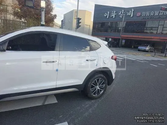 Photo 2 of 5: 2017 Hyundai Tucson, VIN KMHJ3812GHU268391 — Korean insurance auction