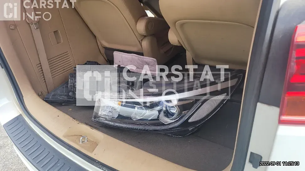 Photo 2 of 40: 2018 Kia Carnival — Korean insurance auction
