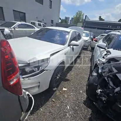 Photo 2 of 10: 2018 Kia K5 — Korean insurance auction