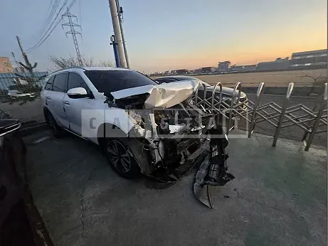 Photo 2 of 15: 2019 Kia Sorento — Korean insurance auction