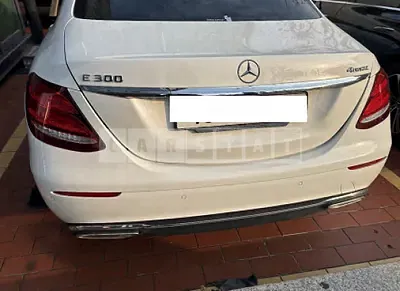 Photo 1 of 11: 2019 Mercedes-Benz E300 4Matic — Korean insurance auction