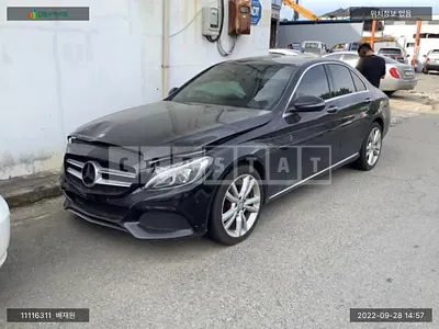 Photo 1 of 12: 2017 Mercedes-Benz C200, VIN WDDWF4CB0HF474171 — Korean insurance auction