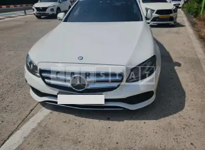 Photo 1 of 9: 2017 Mercedes-Benz E300, VIN WDDZF4JB8HA162046 — Korean insurance auction