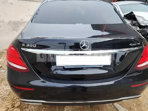 Photo 2 of 50: 2019 Mercedes-Benz E 300, VIN WDDZF4JB7KA536766 — Korean insurance auction