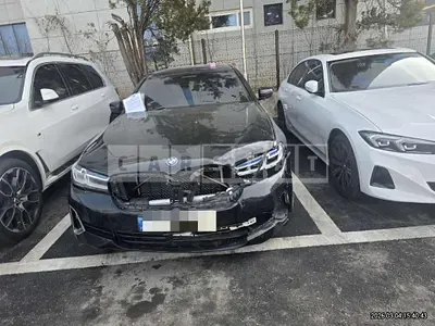 Photo 1 of 18: 2022 BMW 530e — Korean insurance auction
